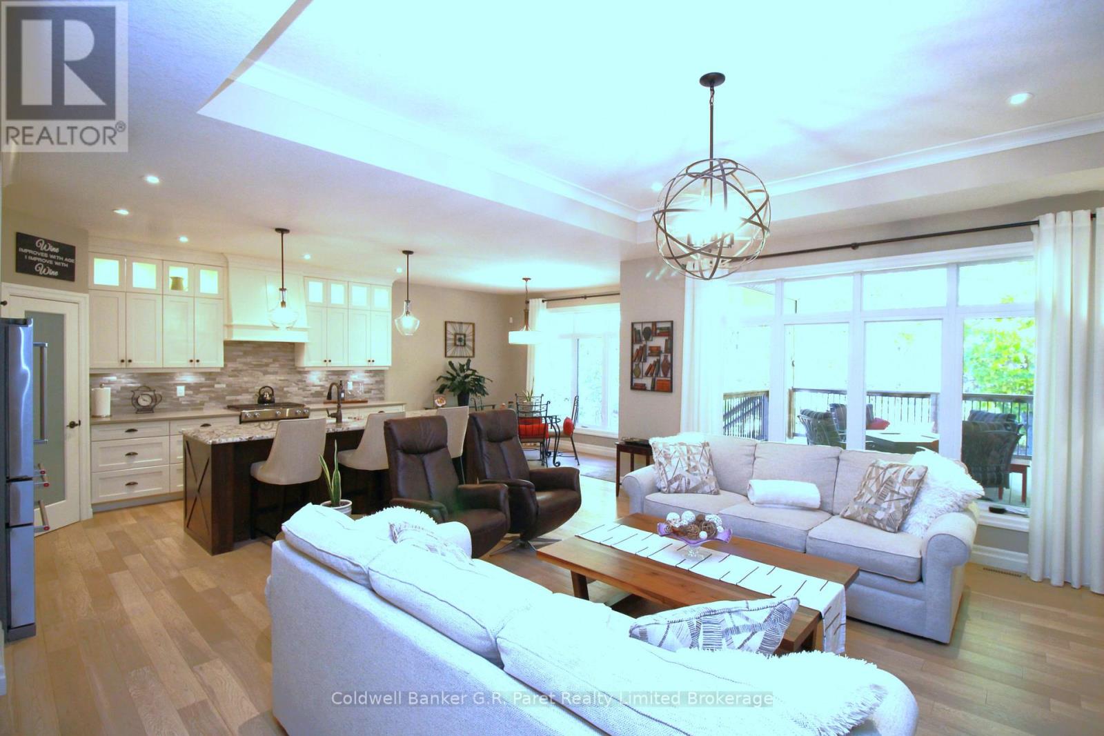 10151 Pinery Bluffs Road, Lambton Shores (Grand Bend), Ontario  N0M 1T0 - Photo 7 - X12826354