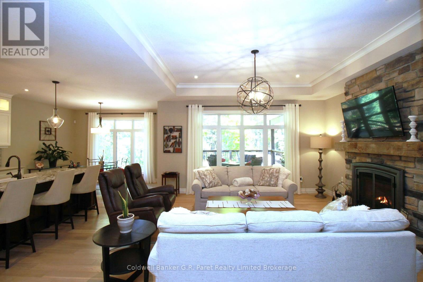 10151 Pinery Bluffs Road, Lambton Shores (Grand Bend), Ontario  N0M 1T0 - Photo 8 - X12826354