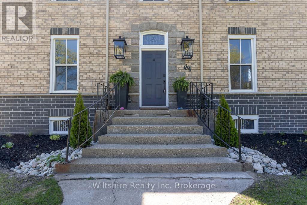 64 South Street W, Aylmer, Ontario  N5H 1R1 - Photo 3 - X12826648