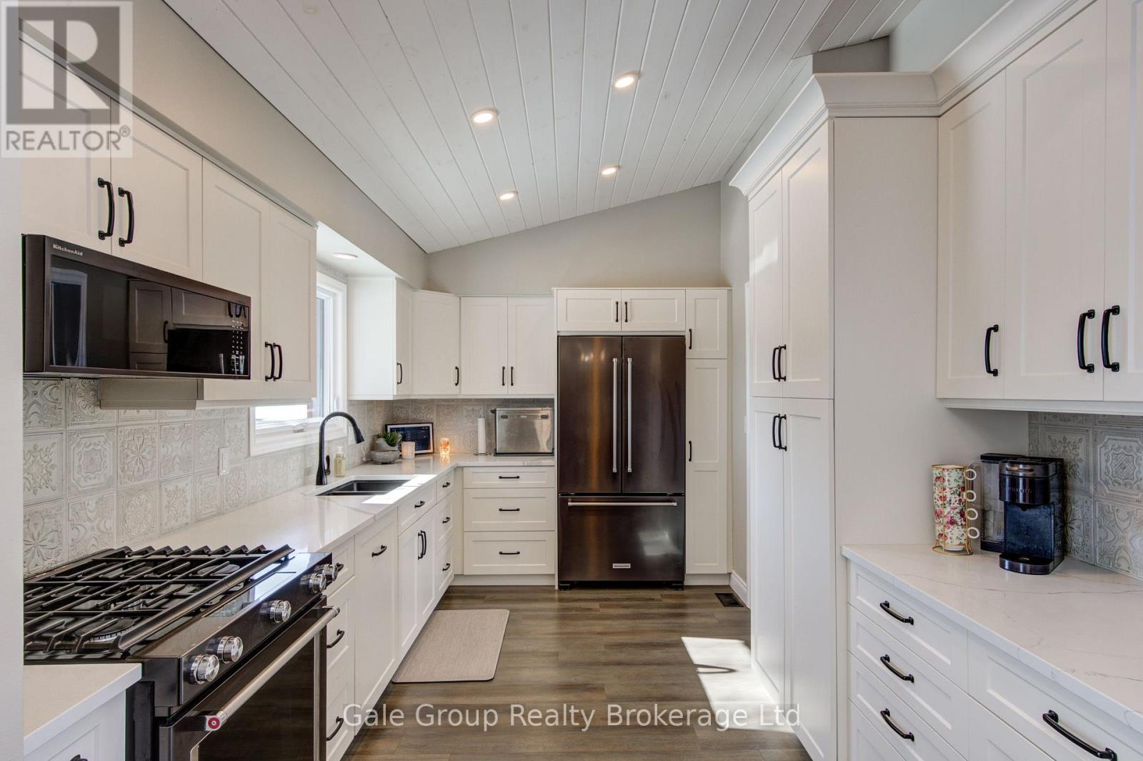 11 Robin Street S, South-West Oxford (Sweaburg), Ontario  N4S 7V6 - Photo 7 - X12826678