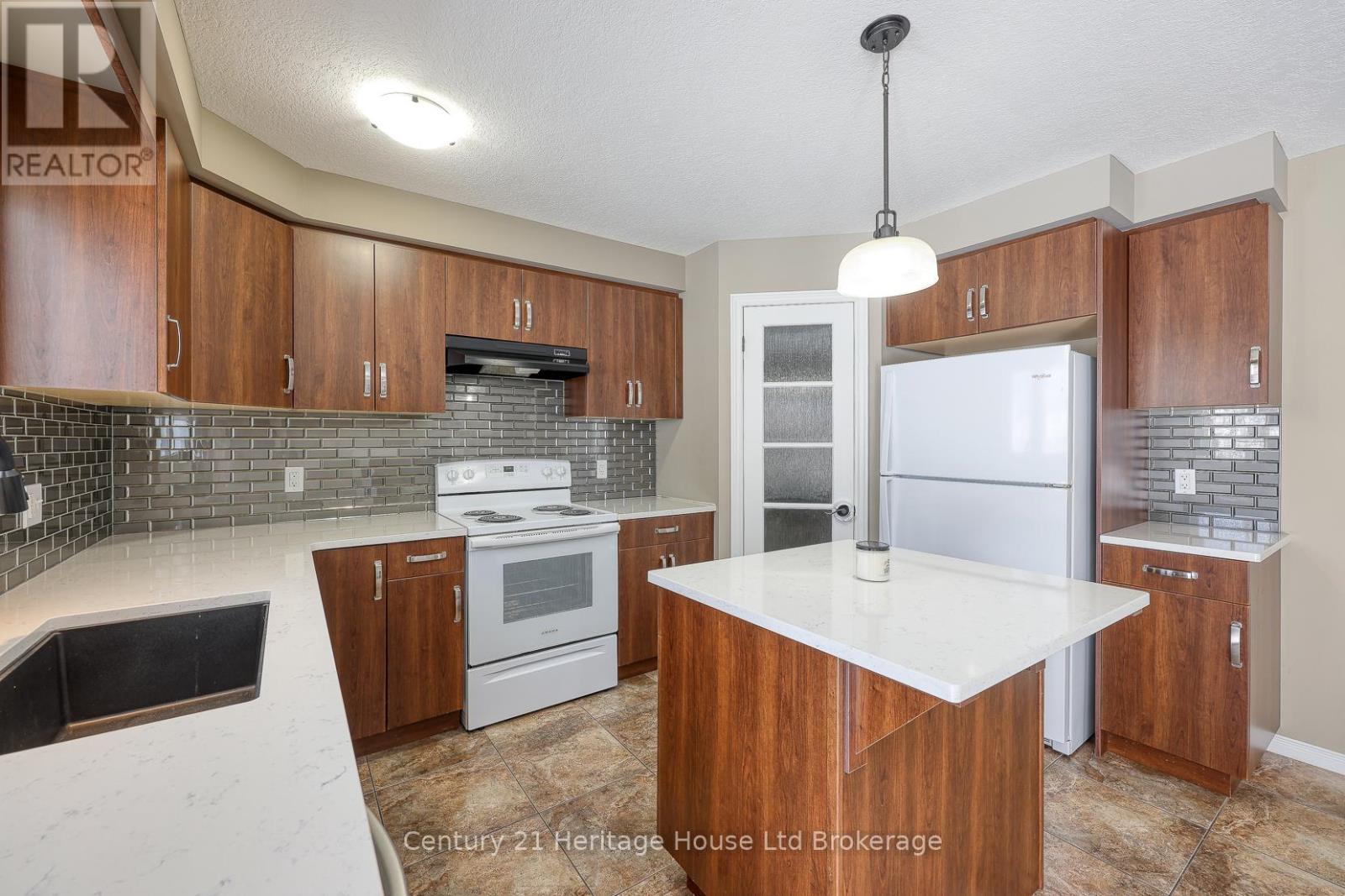 427 Champlain Avenue, Woodstock (Woodstock - South), Ontario  N4V 0B3 - Photo 15 - X12827446