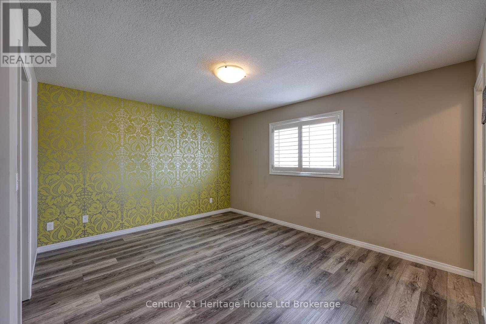 427 Champlain Avenue, Woodstock (Woodstock - South), Ontario  N4V 0B3 - Photo 21 - X12827446