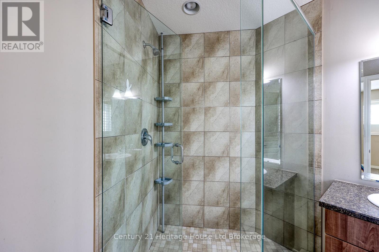 427 Champlain Avenue, Woodstock (Woodstock - South), Ontario  N4V 0B3 - Photo 26 - X12827446