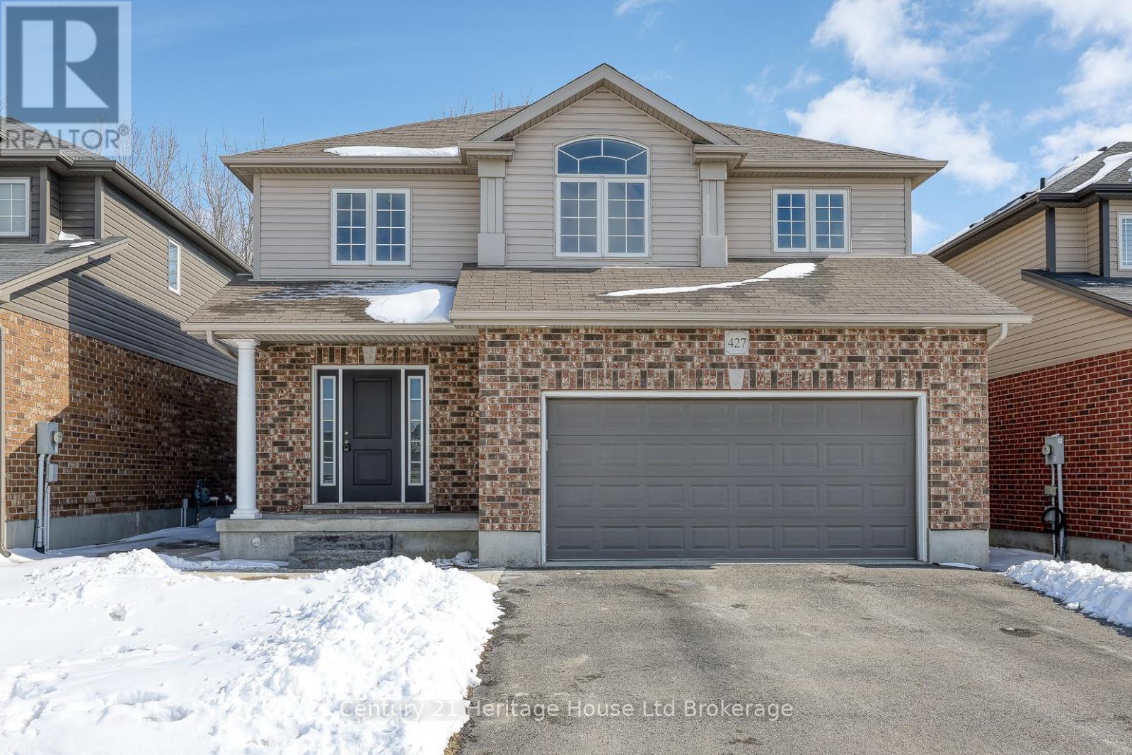 427 Champlain Avenue, Woodstock (Woodstock - South), Ontario  N4V 0B3 - Photo 3 - X12827446