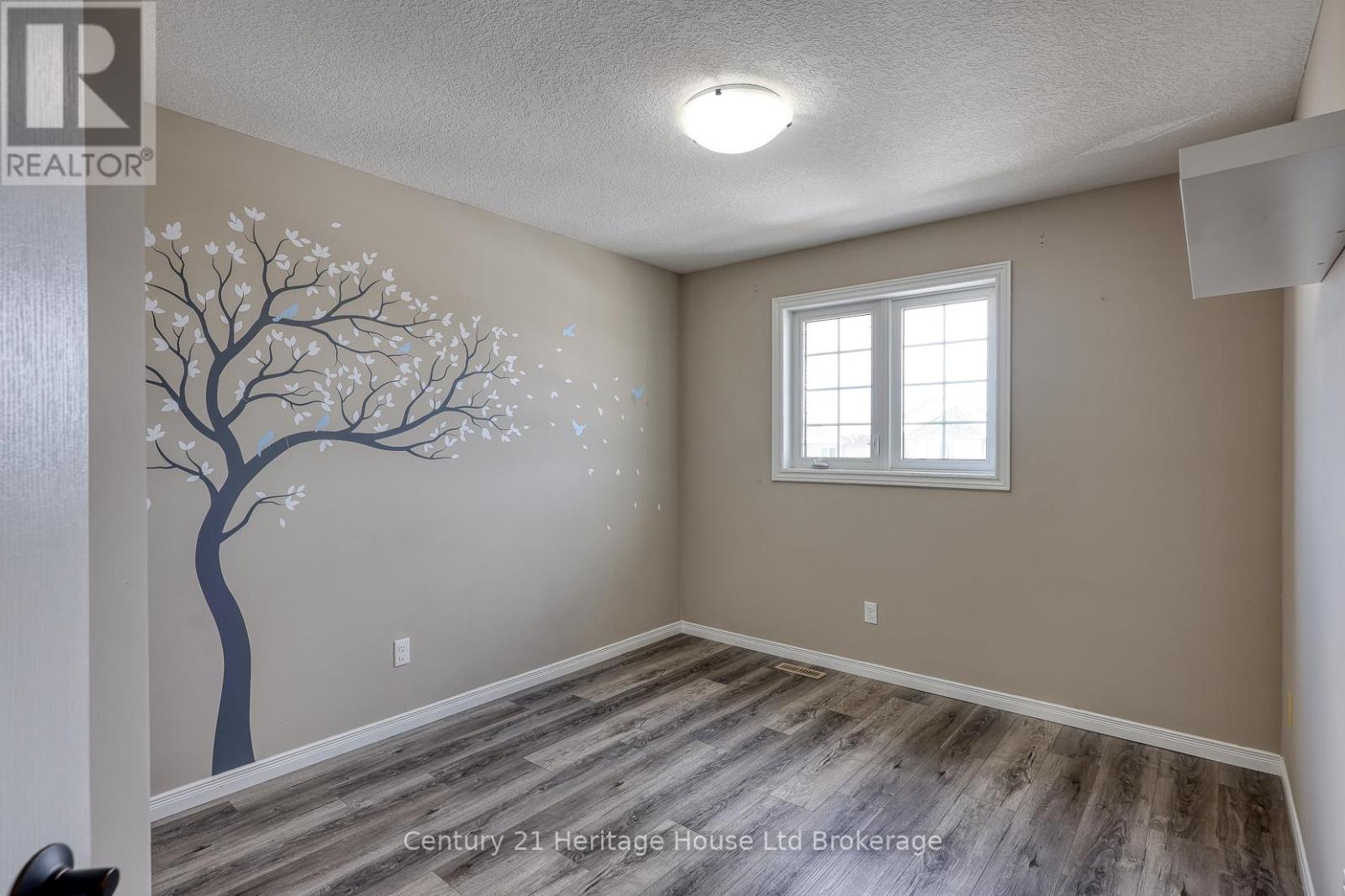 427 Champlain Avenue, Woodstock (Woodstock - South), Ontario  N4V 0B3 - Photo 30 - X12827446