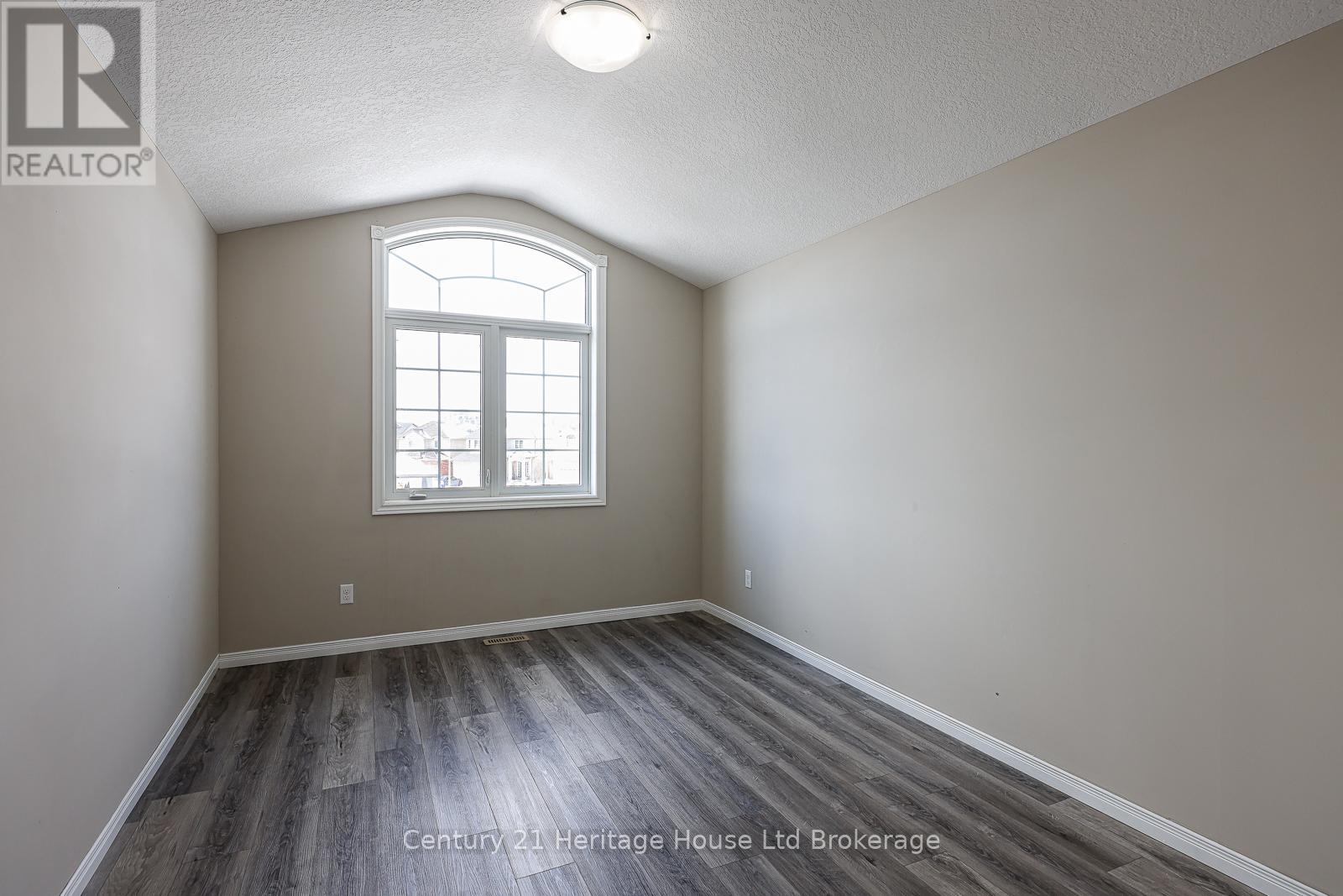 427 Champlain Avenue, Woodstock (Woodstock - South), Ontario  N4V 0B3 - Photo 32 - X12827446