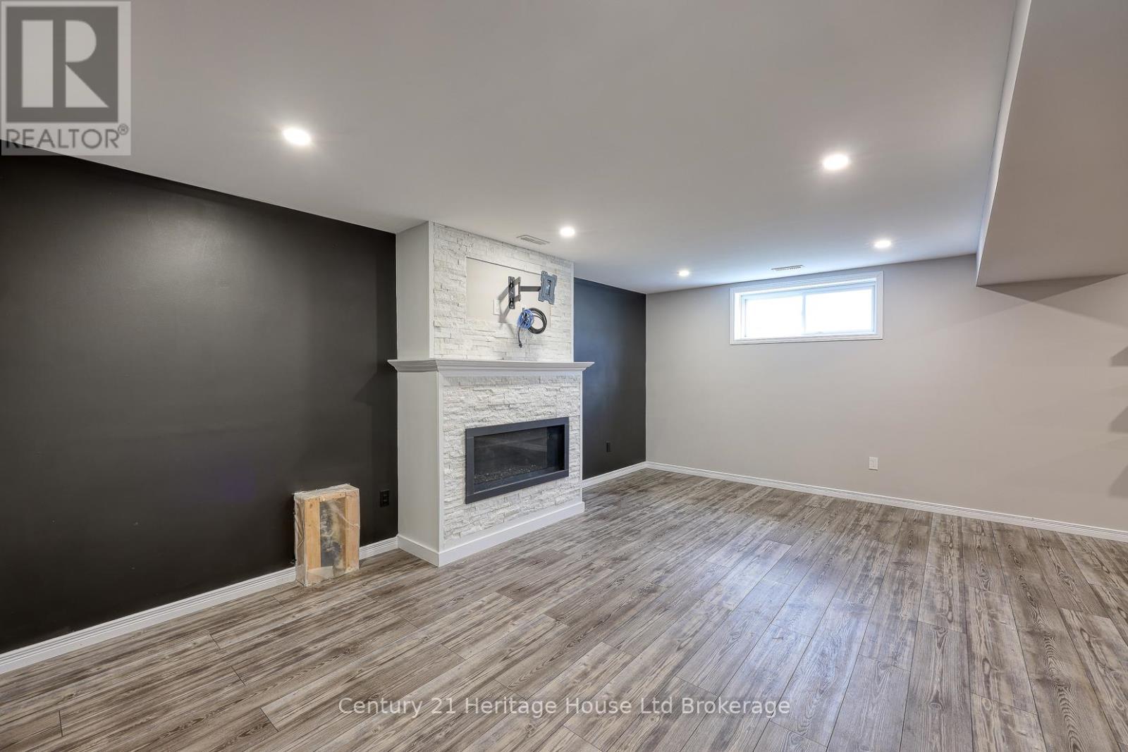 427 Champlain Avenue, Woodstock (Woodstock - South), Ontario  N4V 0B3 - Photo 34 - X12827446