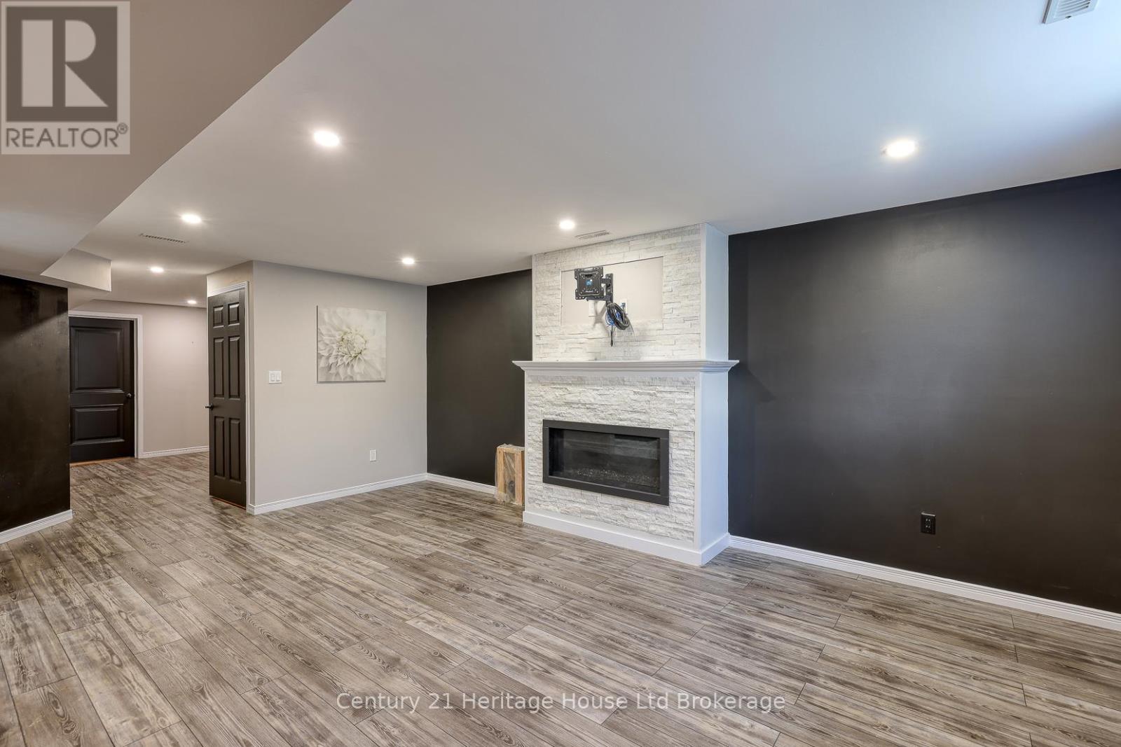 427 Champlain Avenue, Woodstock (Woodstock - South), Ontario  N4V 0B3 - Photo 35 - X12827446