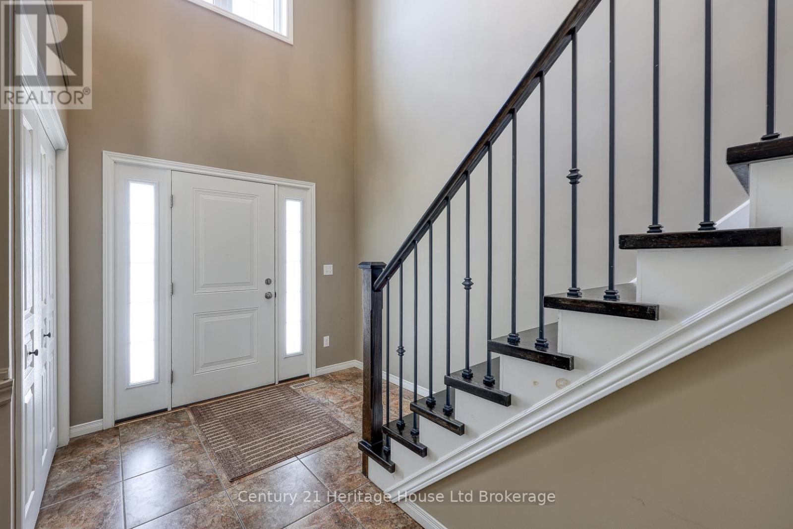 427 Champlain Avenue, Woodstock (Woodstock - South), Ontario  N4V 0B3 - Photo 5 - X12827446