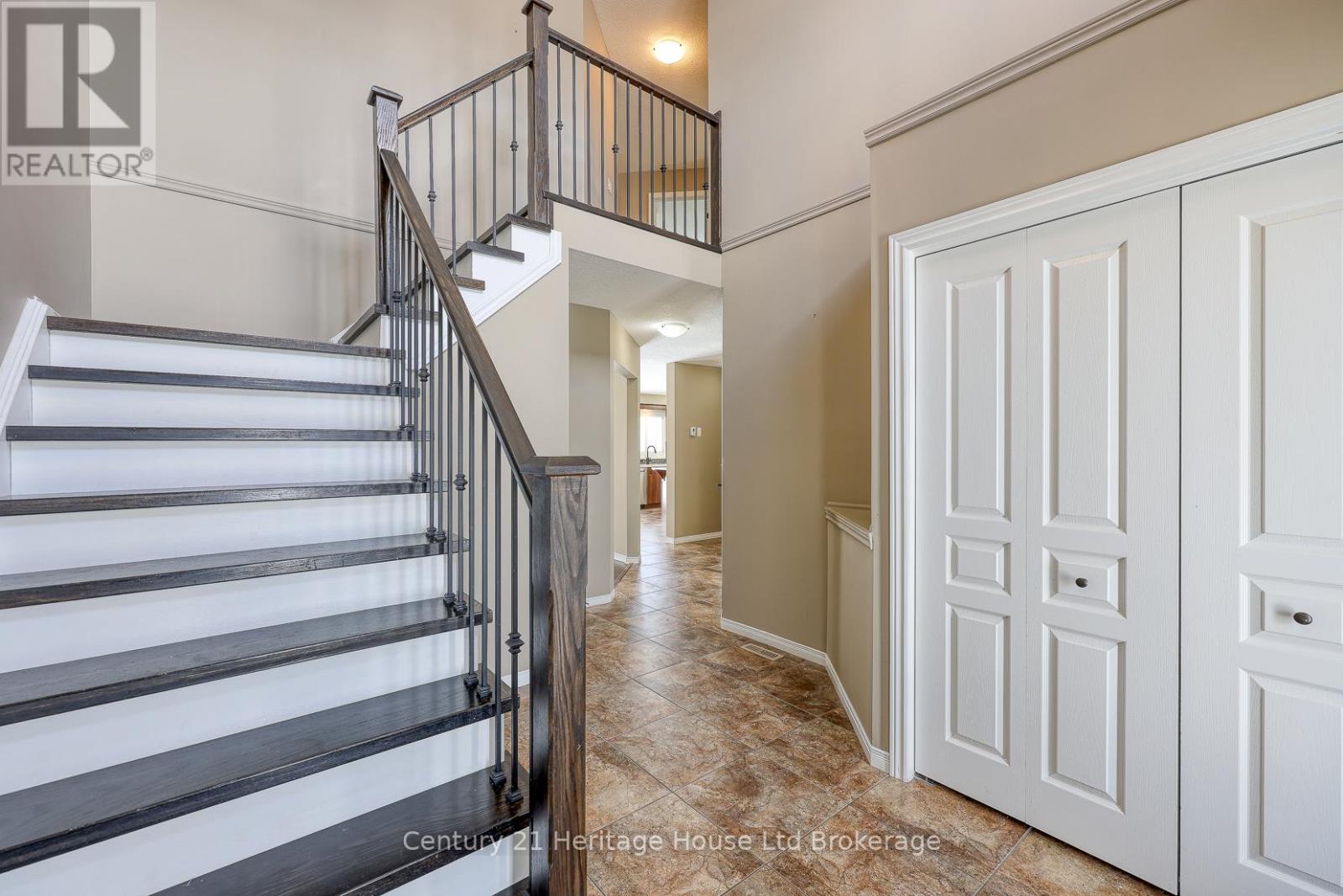 427 Champlain Avenue, Woodstock (Woodstock - South), Ontario  N4V 0B3 - Photo 6 - X12827446