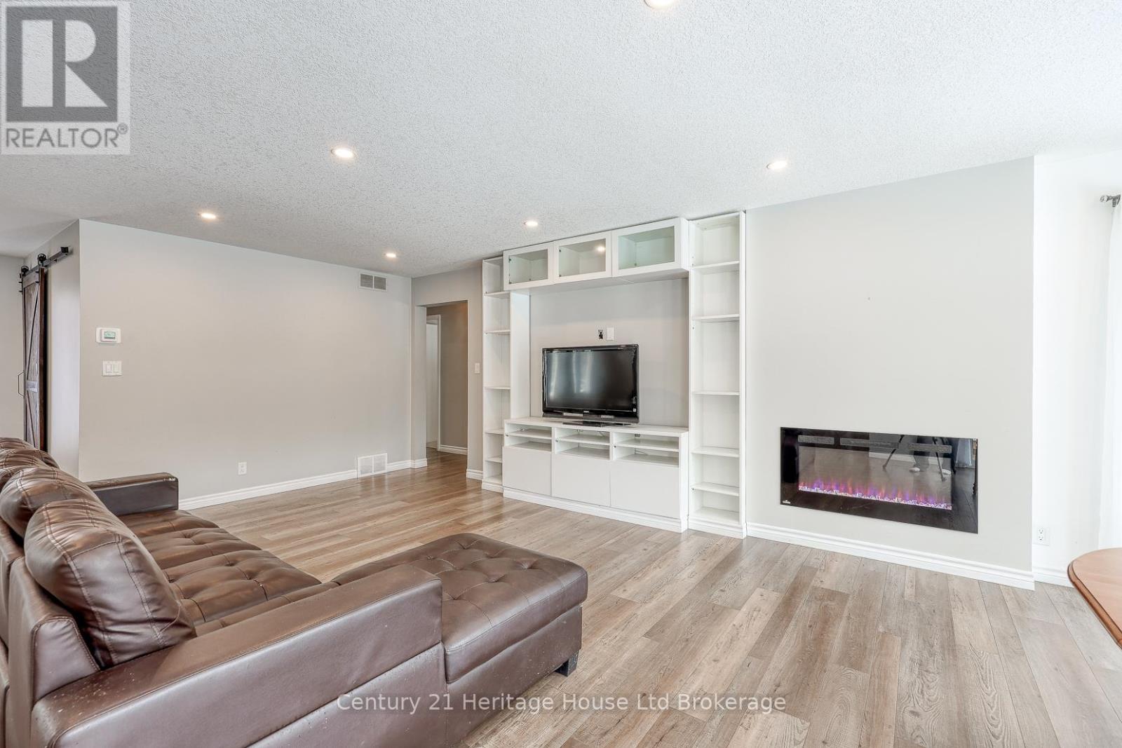 55873 Second Street, Bayham (Straffordville), Ontario  N0J 1Y0 - Photo 12 - X12827550