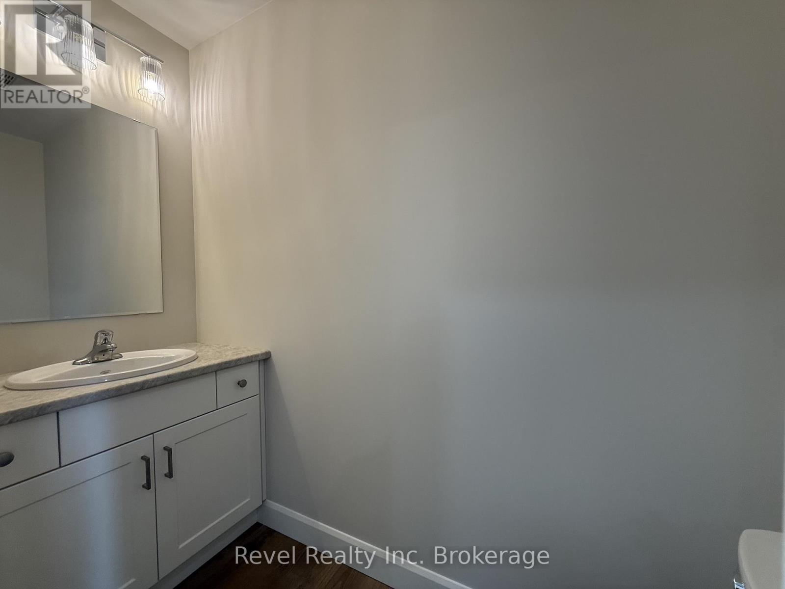 Upper Right - 675 Princess Street, Woodstock (Woodstock - North), Ontario  N4S 4H7 - Photo 6 - X12828780