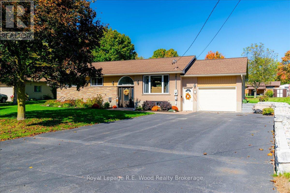 49 Dereham Drive, Tillsonburg, Ontario  N4G 2B1 - Photo 2 - X12830792