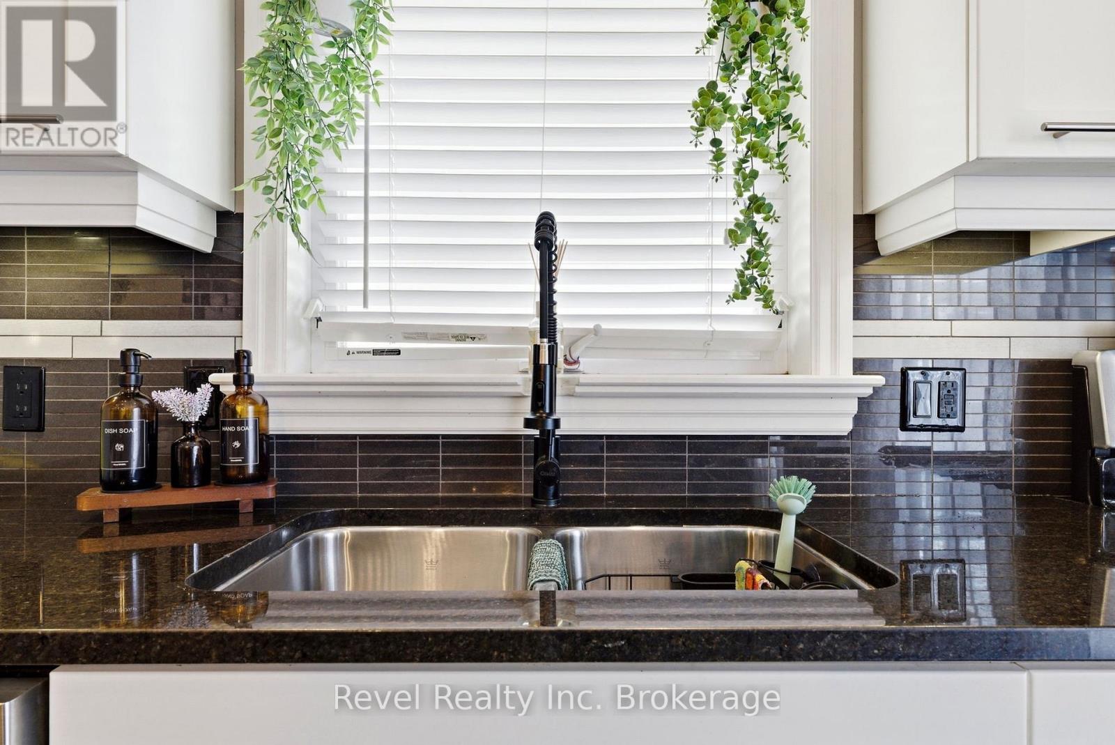 624 Halifax Road, Woodstock (Woodstock - North), Ontario  N4T 0E8 - Photo 16 - X12832312