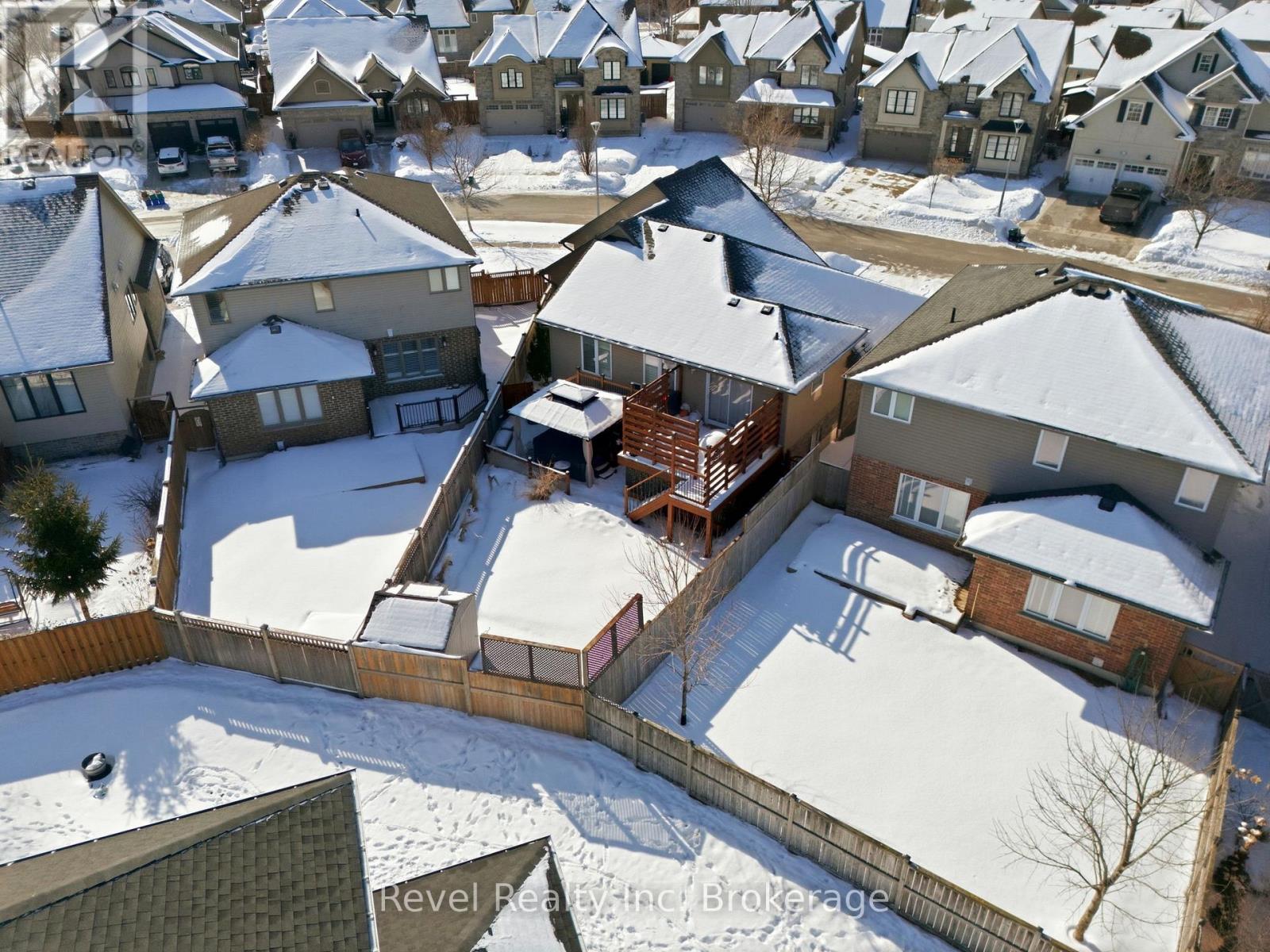 624 Halifax Road, Woodstock (Woodstock - North), Ontario  N4T 0E8 - Photo 3 - X12832312