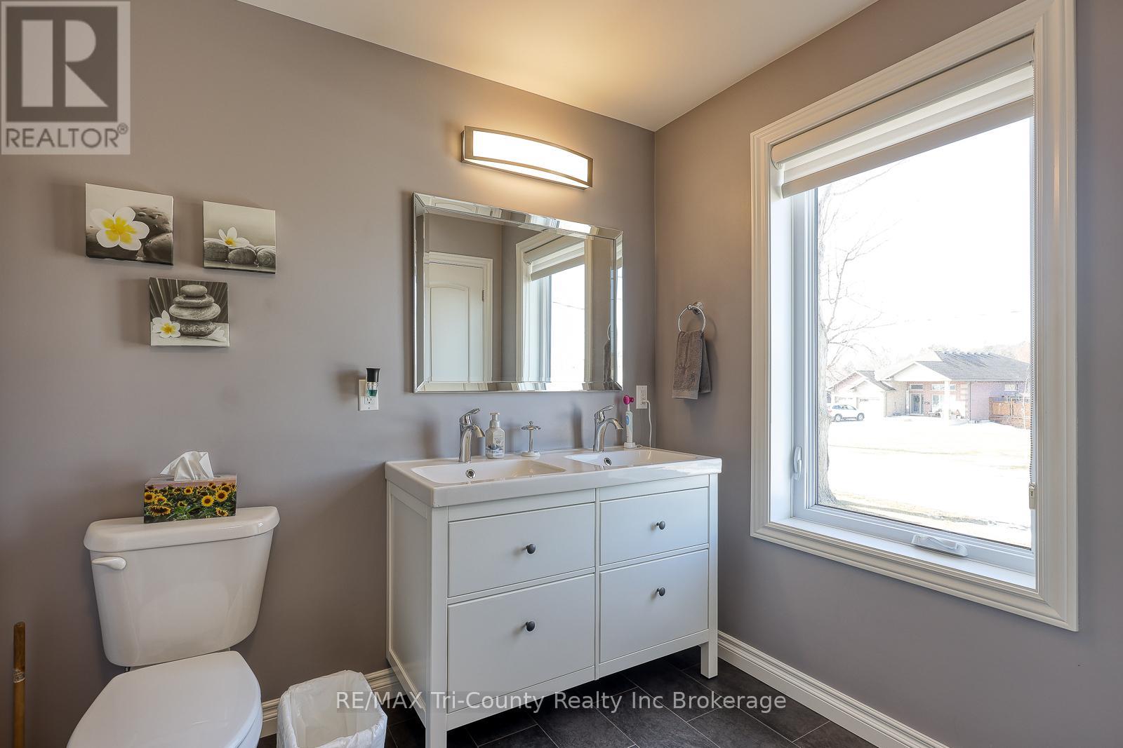 27 Ann Street, Bayham (Vienna), Ontario  N0J 1Z0 - Photo 30 - X12832488