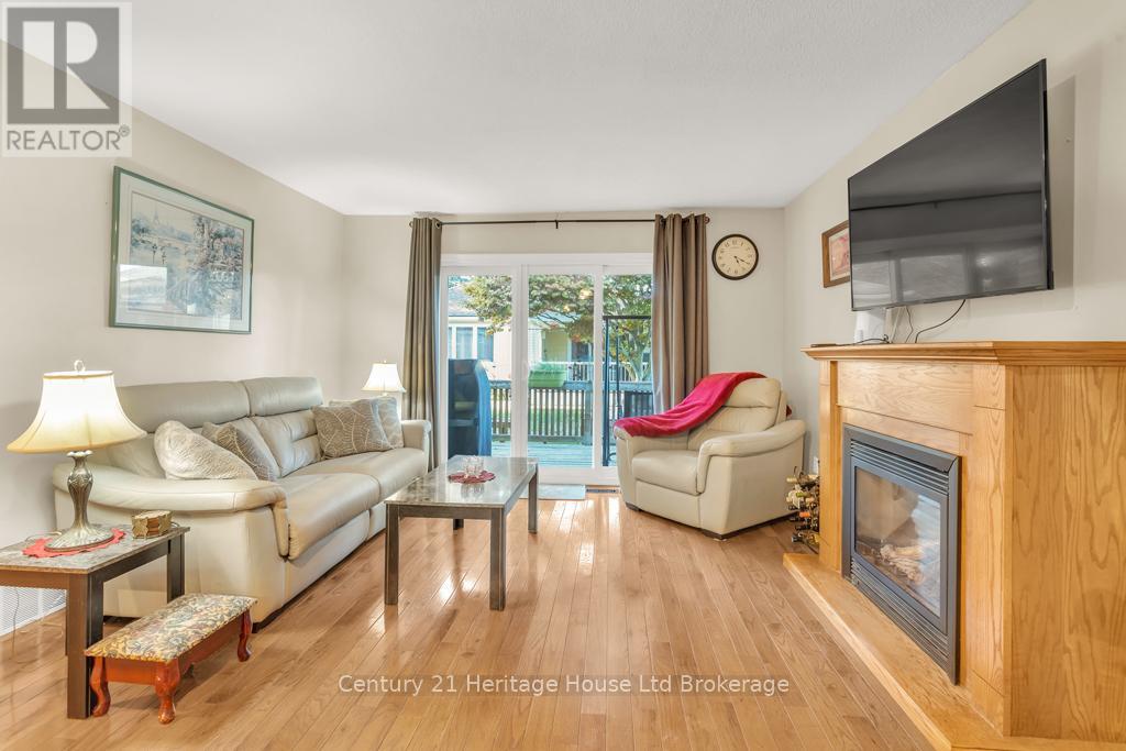 26 Seres Drive, Tillsonburg, Ontario  N4G 5G1 - Photo 4 - X12832524