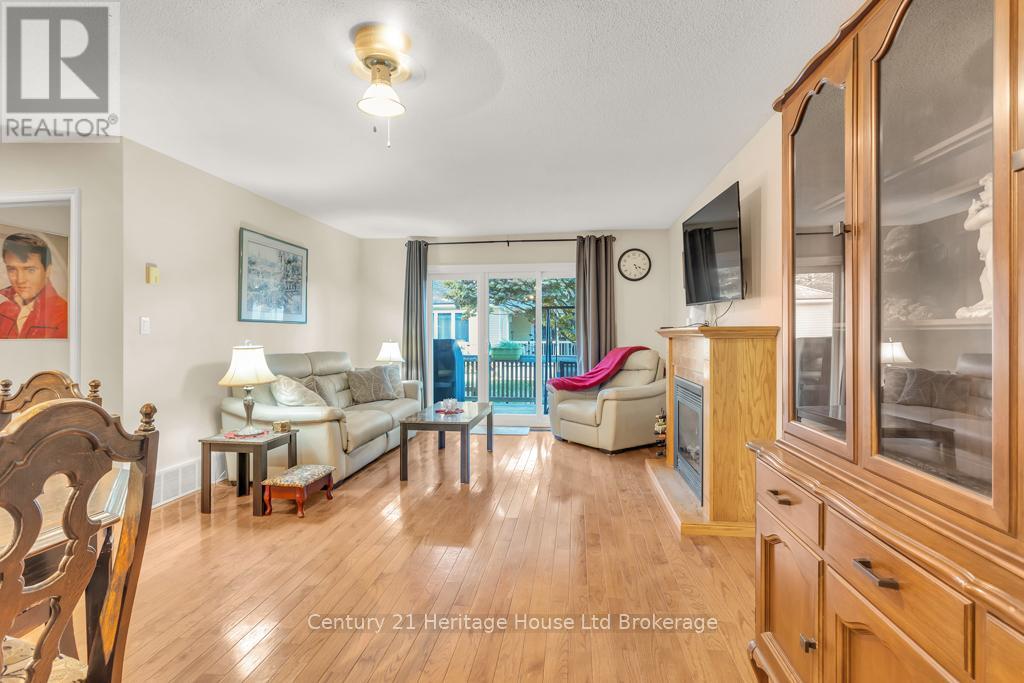 26 Seres Drive, Tillsonburg, Ontario  N4G 5G1 - Photo 5 - X12832524