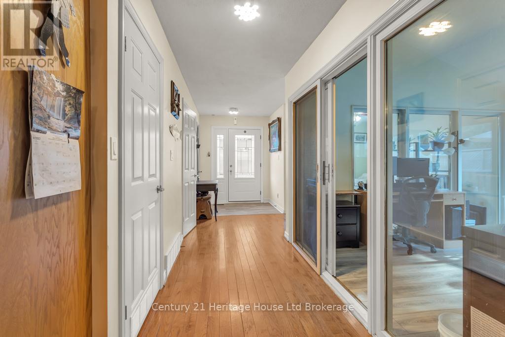 26 Seres Drive, Tillsonburg, Ontario  N4G 5G1 - Photo 9 - X12832524