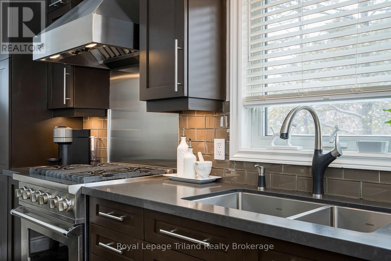 19 Trails End, Collingwood, Ontario  L9Y 5B1 - Photo 16 - S12833696