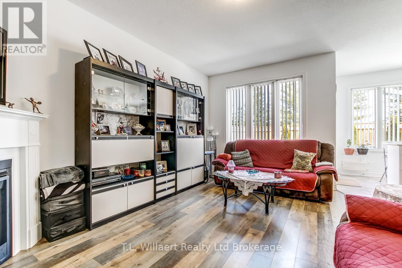 42 Seaton Crescent, Tillsonburg, Ontario  N4G 0J8 - Photo 11 - X12834224