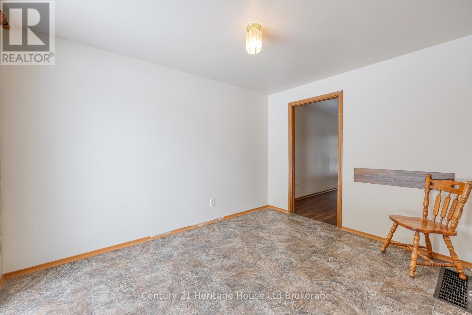 4 - 85 Springbank Avenue, Woodstock (Woodstock - North), Ontario  N4S 7P7 - Photo 12 - X12835080