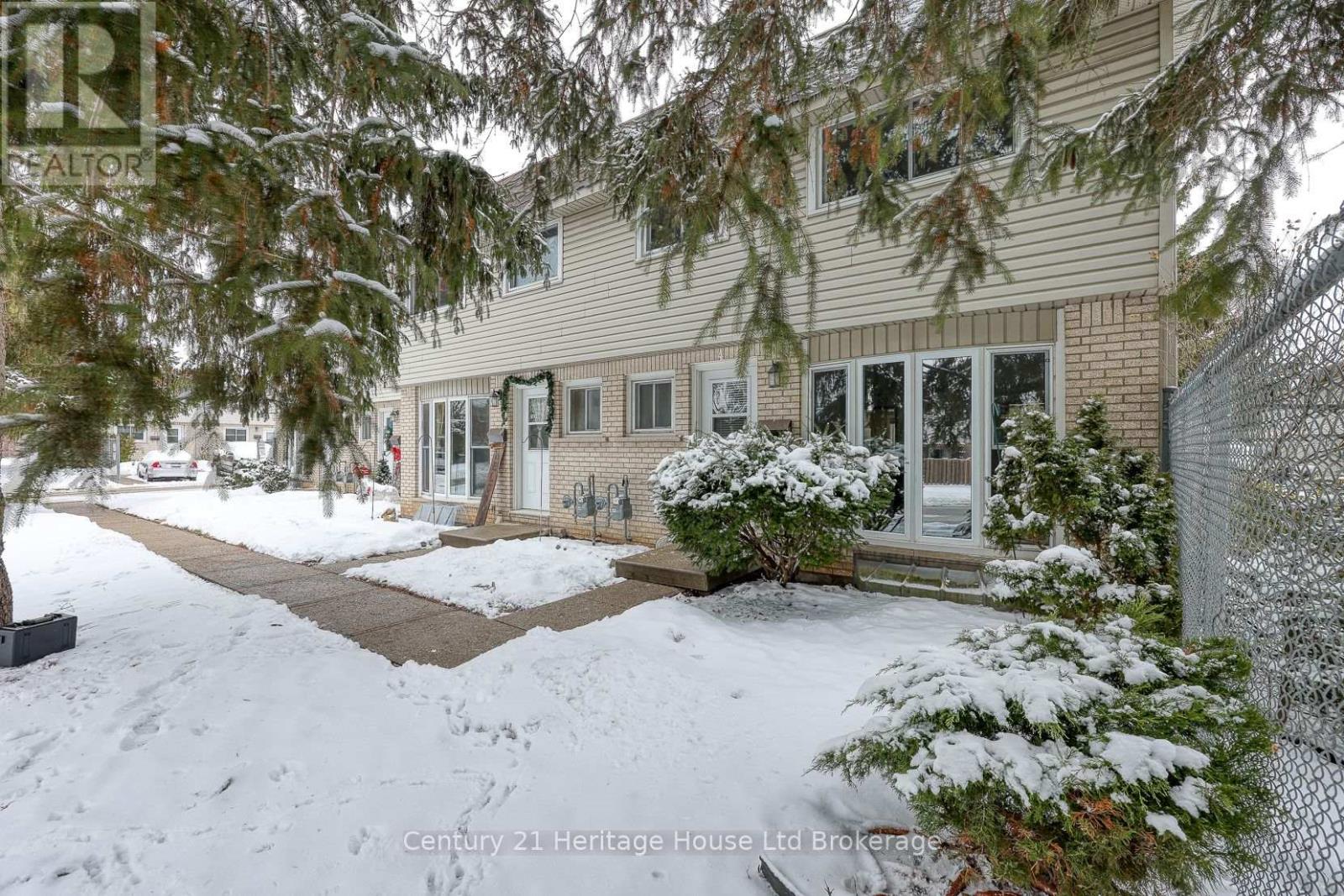 4 - 85 Springbank Avenue, Woodstock (Woodstock - North), Ontario  N4S 7P7 - Photo 2 - X12835080