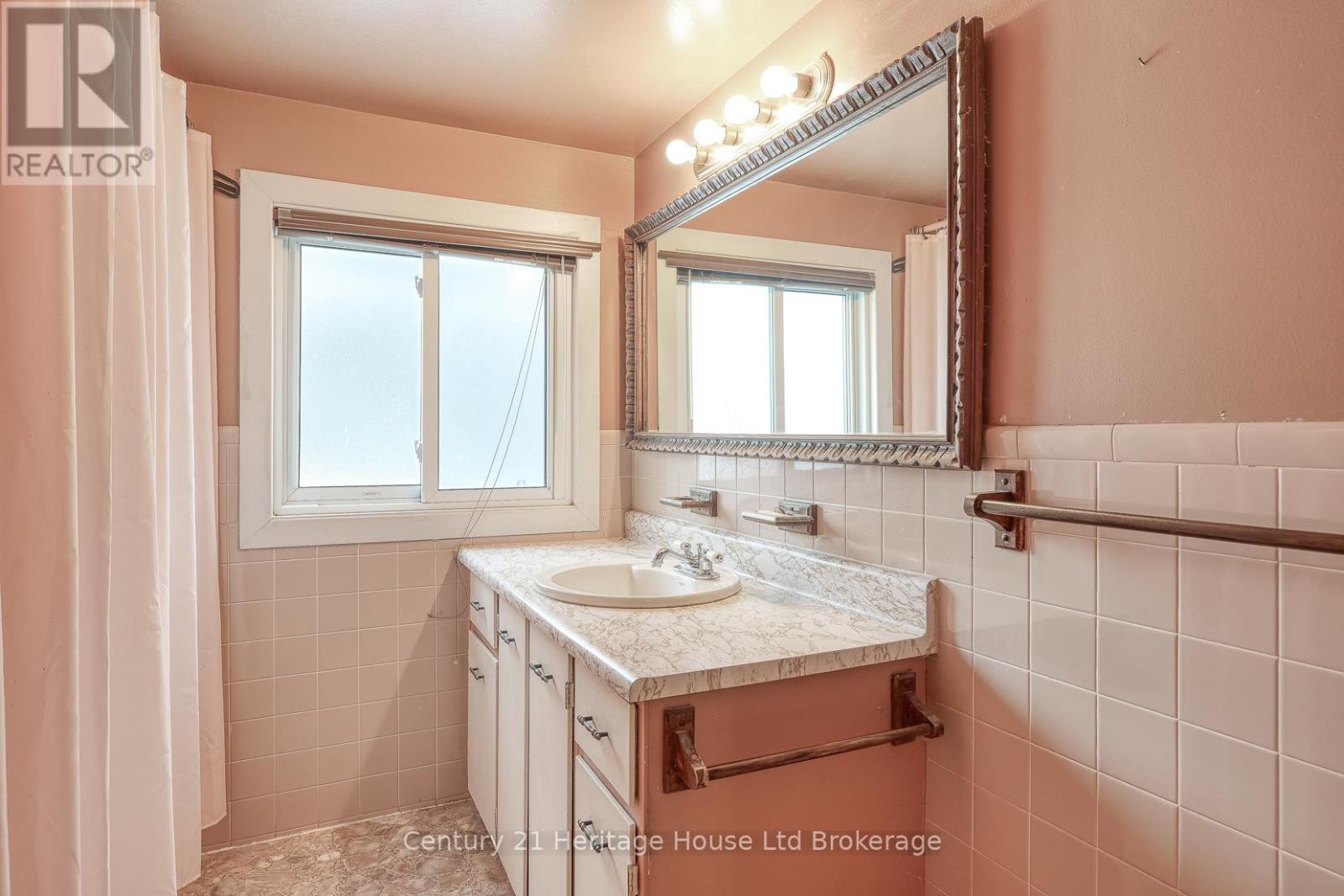 4 - 85 Springbank Avenue, Woodstock (Woodstock - North), Ontario  N4S 7P7 - Photo 21 - X12835080