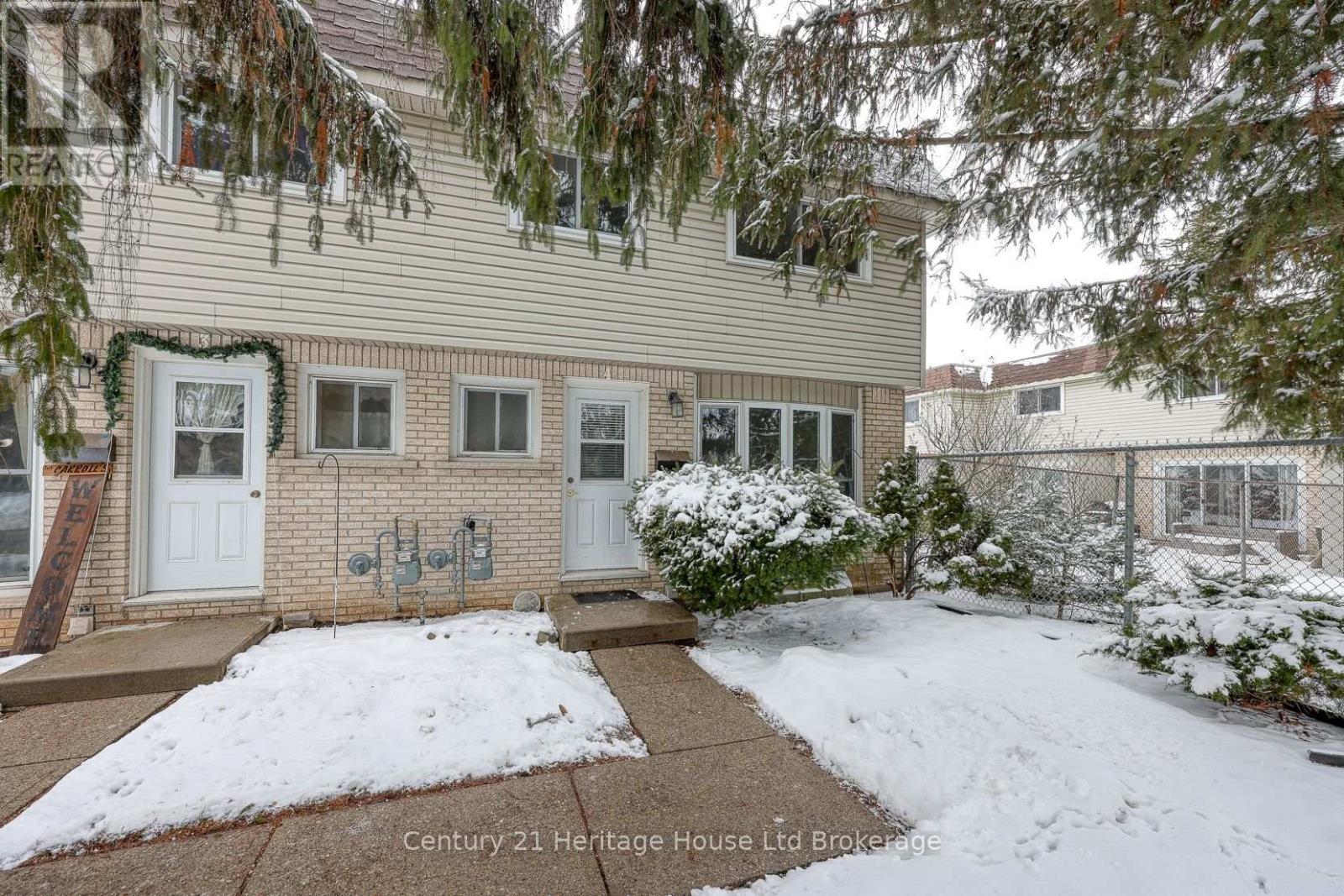 4 - 85 Springbank Avenue, Woodstock (Woodstock - North), Ontario  N4S 7P7 - Photo 3 - X12835080