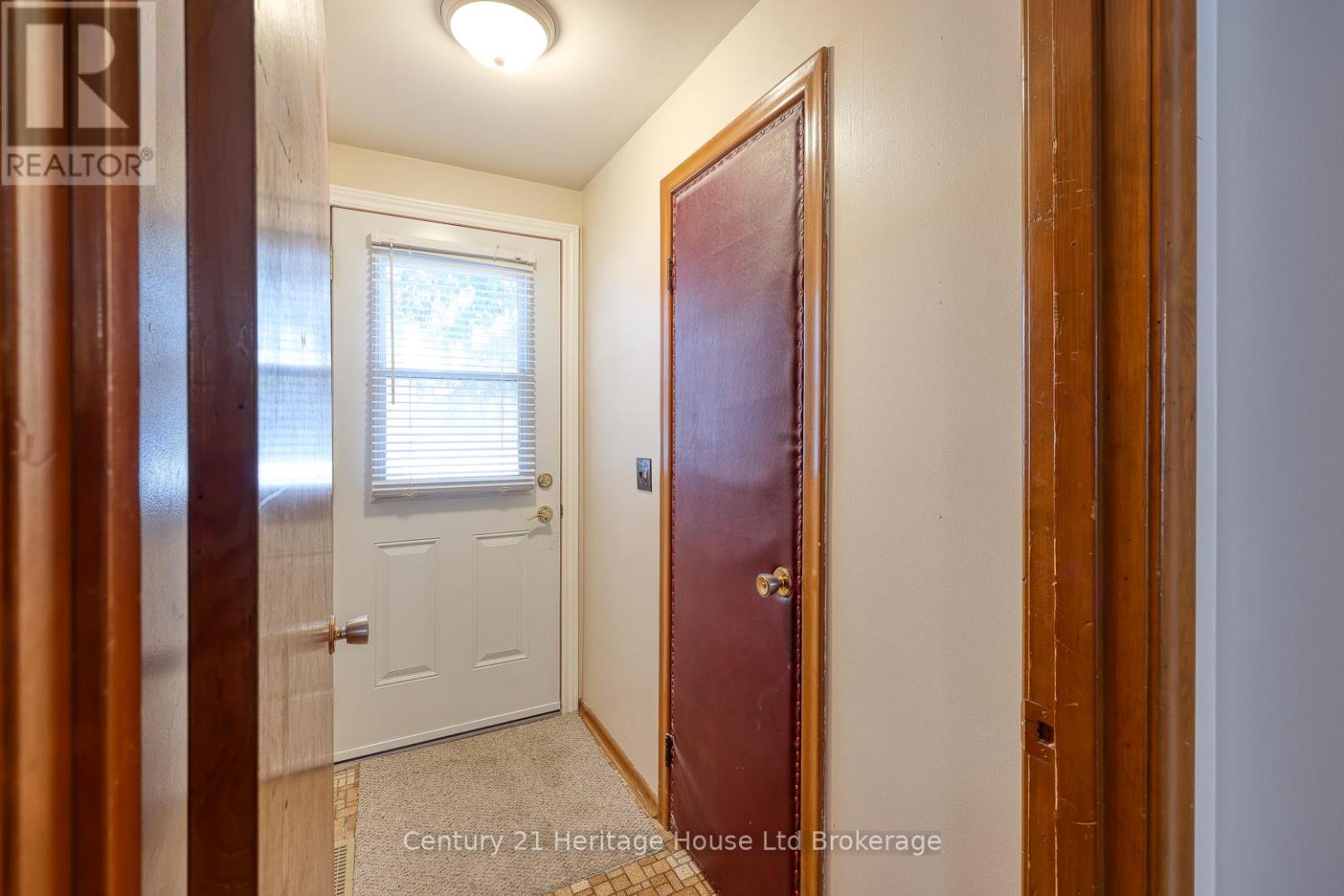 4 - 85 Springbank Avenue, Woodstock (Woodstock - North), Ontario  N4S 7P7 - Photo 4 - X12835080