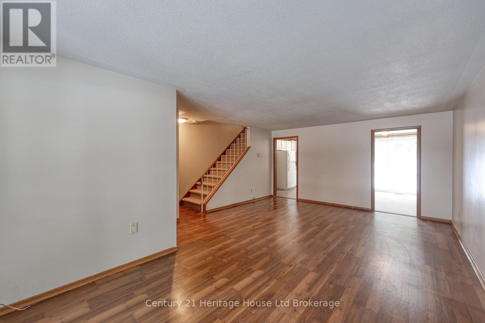 4 - 85 Springbank Avenue, Woodstock (Woodstock - North), Ontario  N4S 7P7 - Photo 7 - X12835080