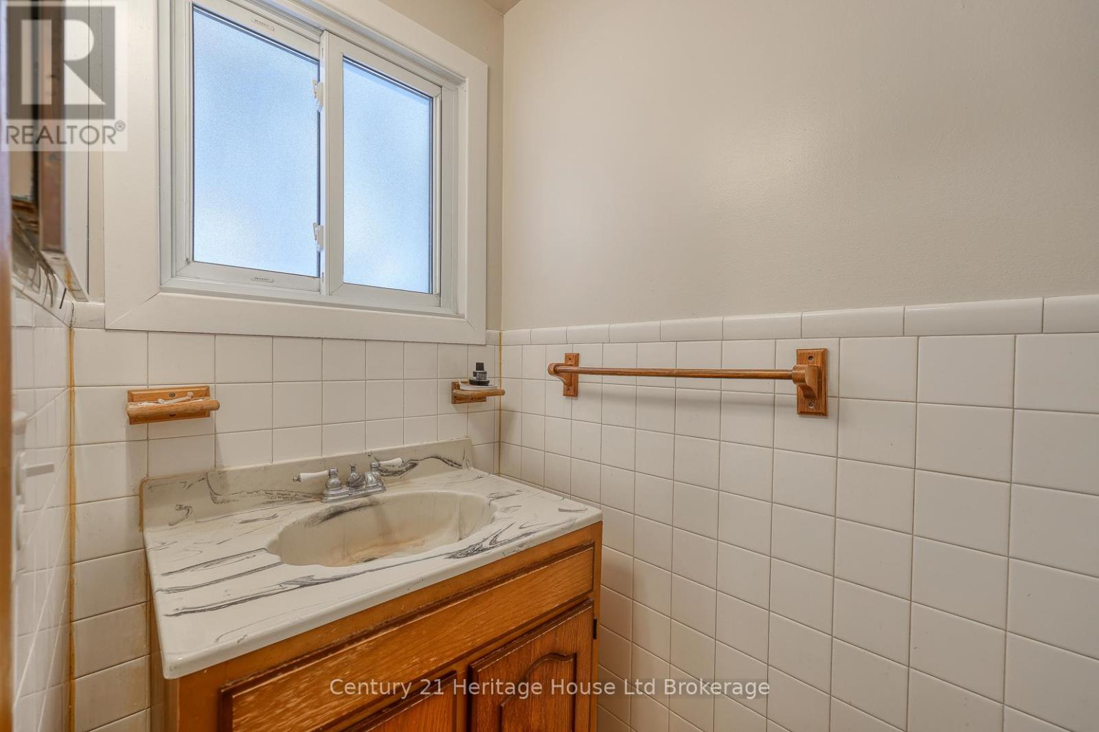 4 - 85 Springbank Avenue, Woodstock (Woodstock - North), Ontario  N4S 7P7 - Photo 8 - X12835080