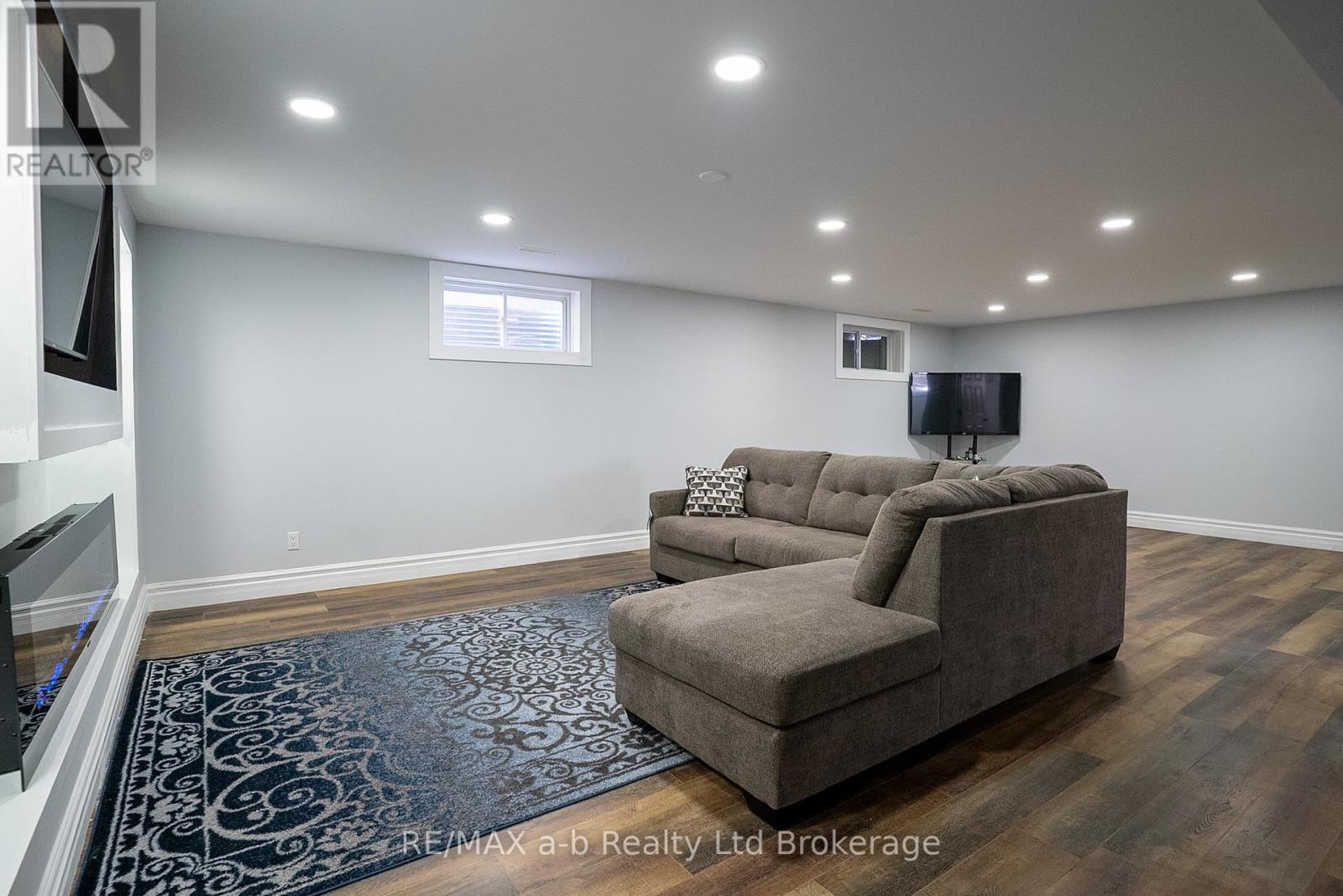 7 Irving Drive, Norwich (Norwich Town), Ontario  N0J 1P0 - Photo 15 - X12835670