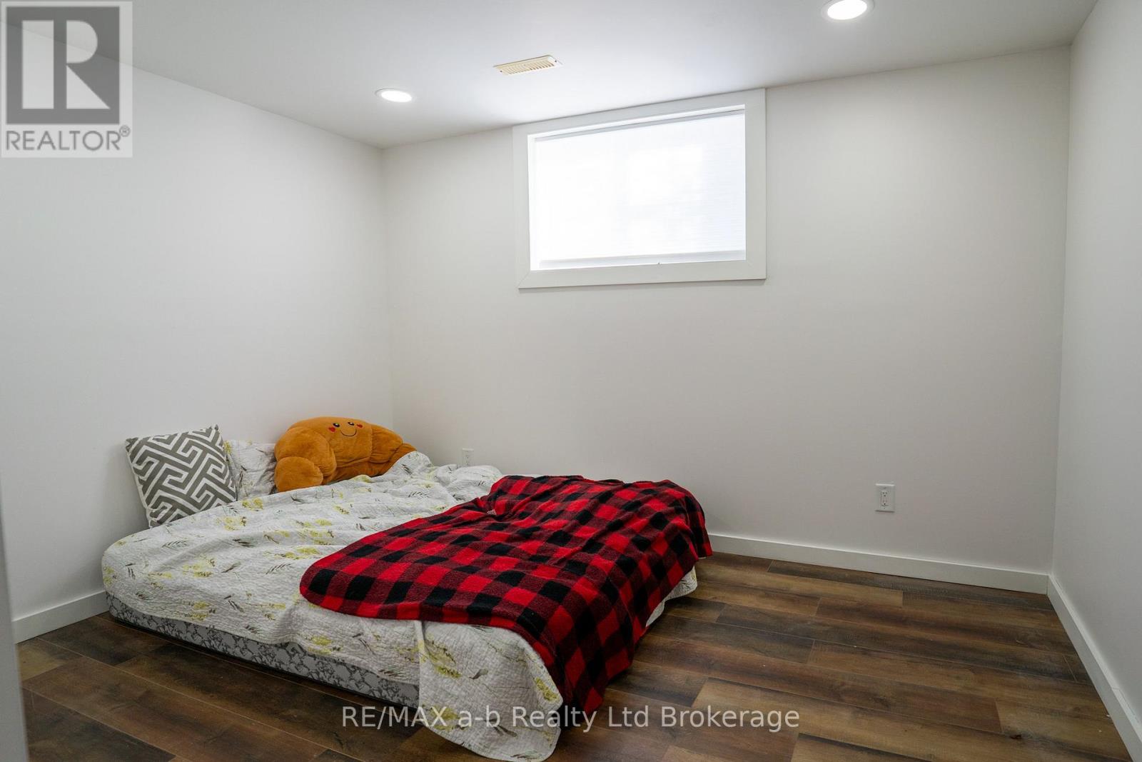 7 Irving Drive, Norwich (Norwich Town), Ontario  N0J 1P0 - Photo 18 - X12835670