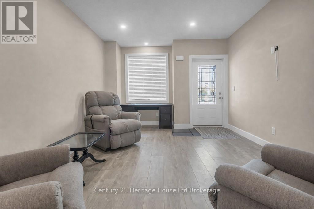 103 - 15 Woodcock Drive, Tillsonburg, Ontario  N4G 5K3 - Photo 5 - X12835846