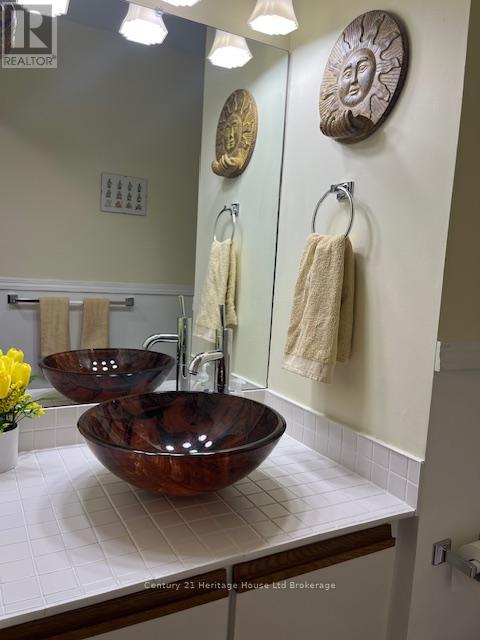 65 Edwin Crescent, Tillsonburg, Ontario  N4G 5H2 - Photo 14 - X12836616