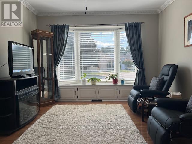 65 Edwin Crescent, Tillsonburg, Ontario  N4G 5H2 - Photo 4 - X12836616