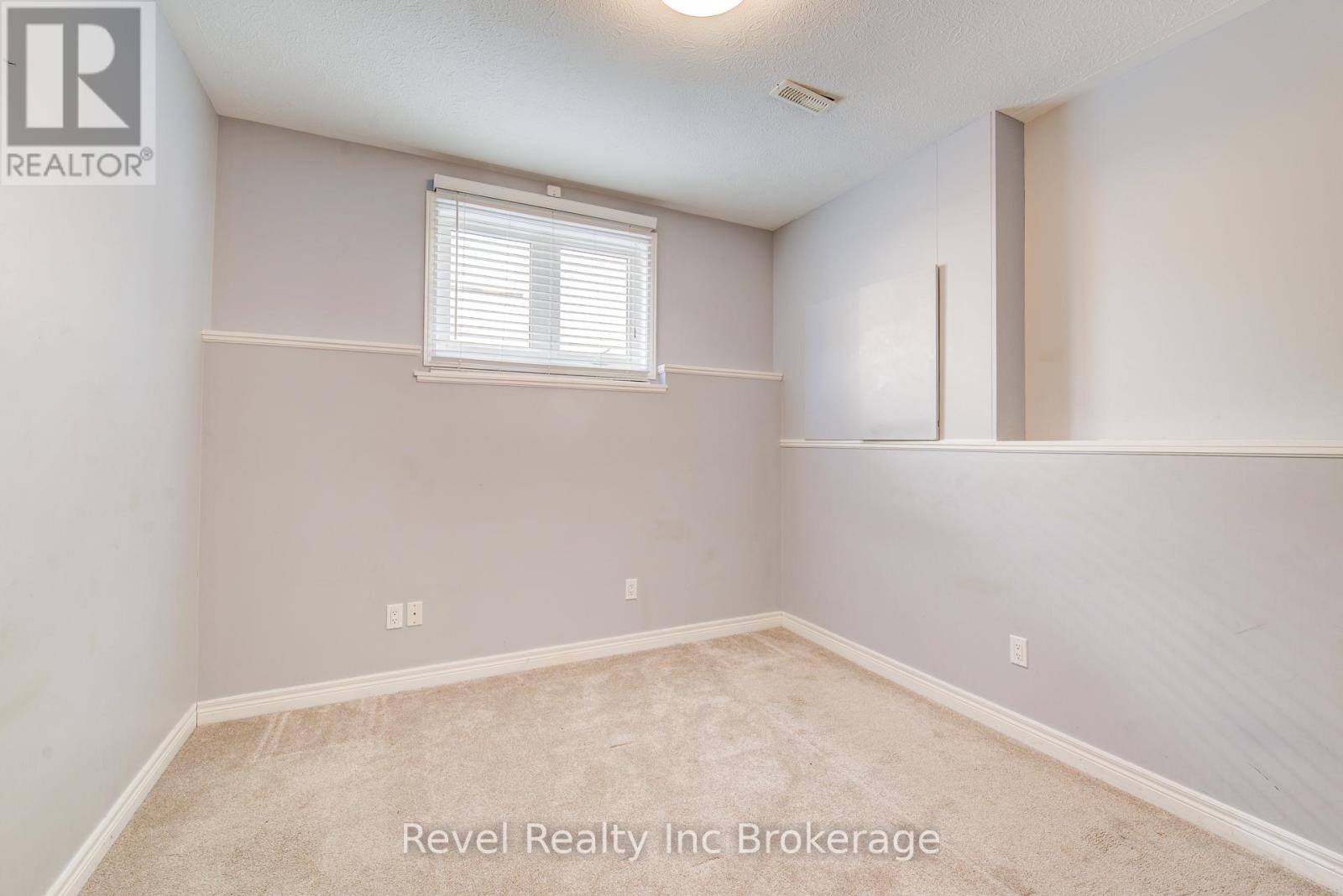 69 Neutral Avenue, Woodstock (Woodstock - North), Ontario  N4T 1S7 - Photo 33 - X12837252