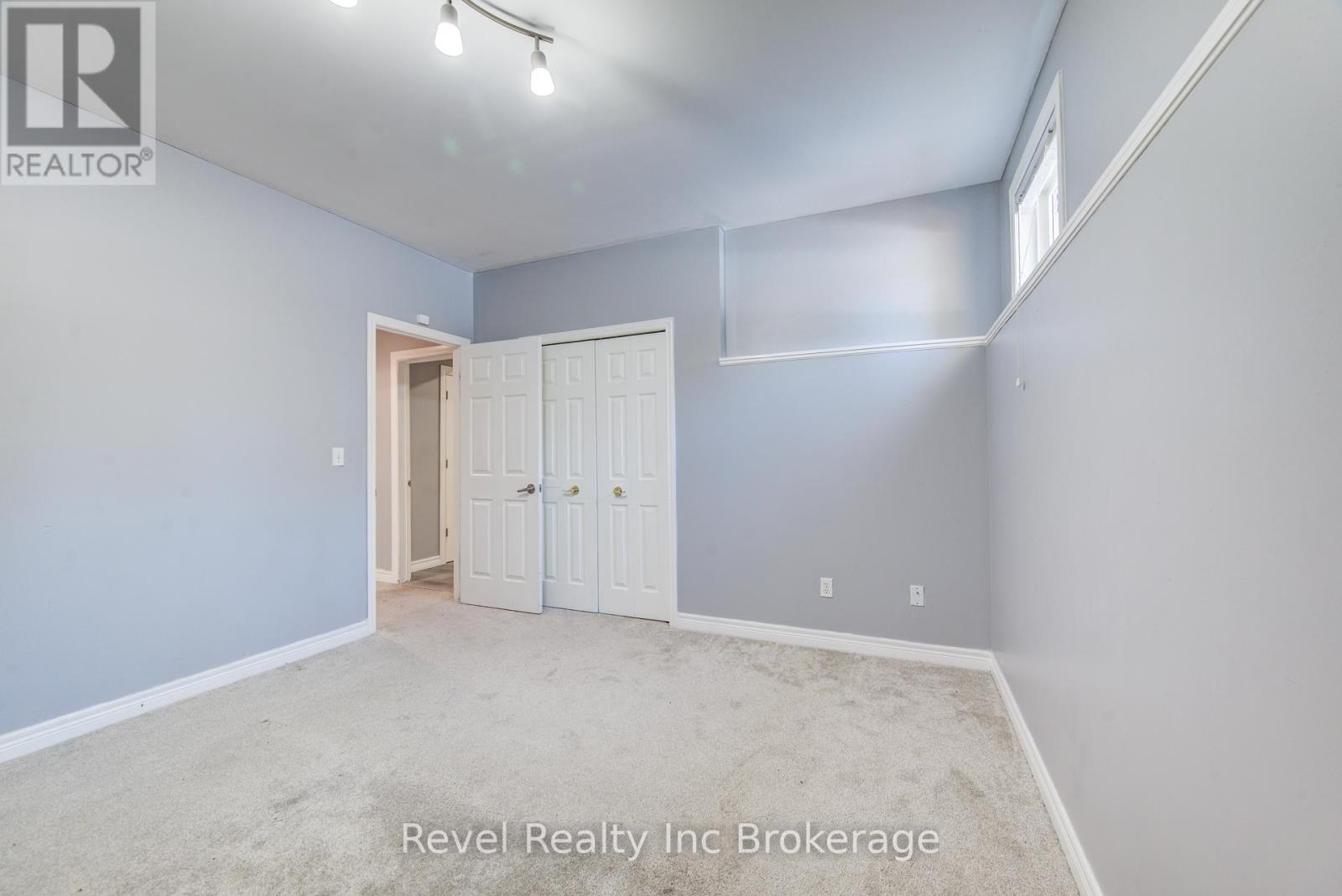 69 Neutral Avenue, Woodstock (Woodstock - North), Ontario  N4T 1S7 - Photo 38 - X12837252