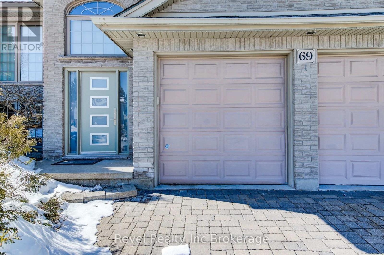 69 Neutral Avenue, Woodstock (Woodstock - North), Ontario  N4T 1S7 - Photo 5 - X12837252