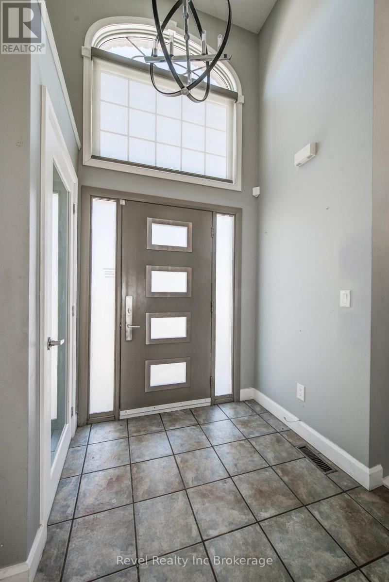 69 Neutral Avenue, Woodstock (Woodstock - North), Ontario  N4T 1S7 - Photo 8 - X12837252