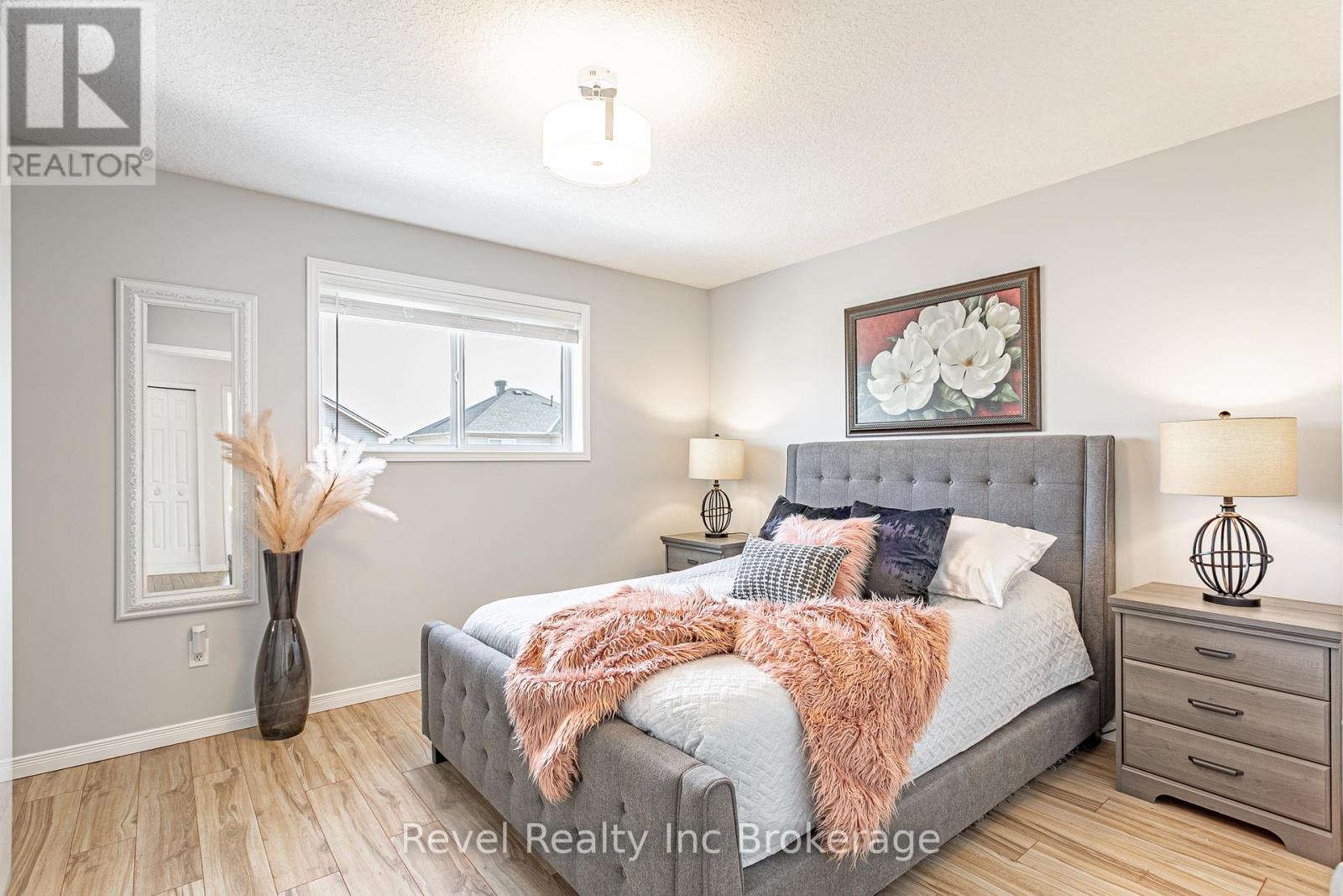 557 Sales Drive, Woodstock (Woodstock - South), Ontario  N4S 9A1 - Photo 16 - X12839428