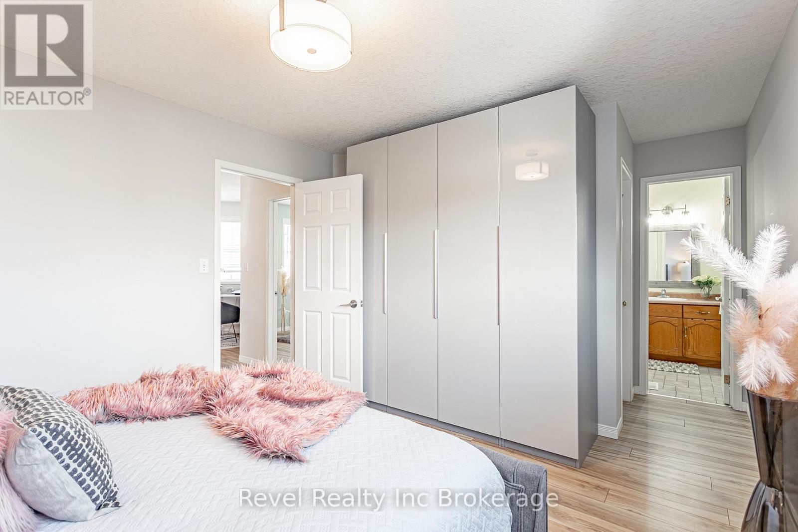 557 Sales Drive, Woodstock (Woodstock - South), Ontario  N4S 9A1 - Photo 17 - X12839428