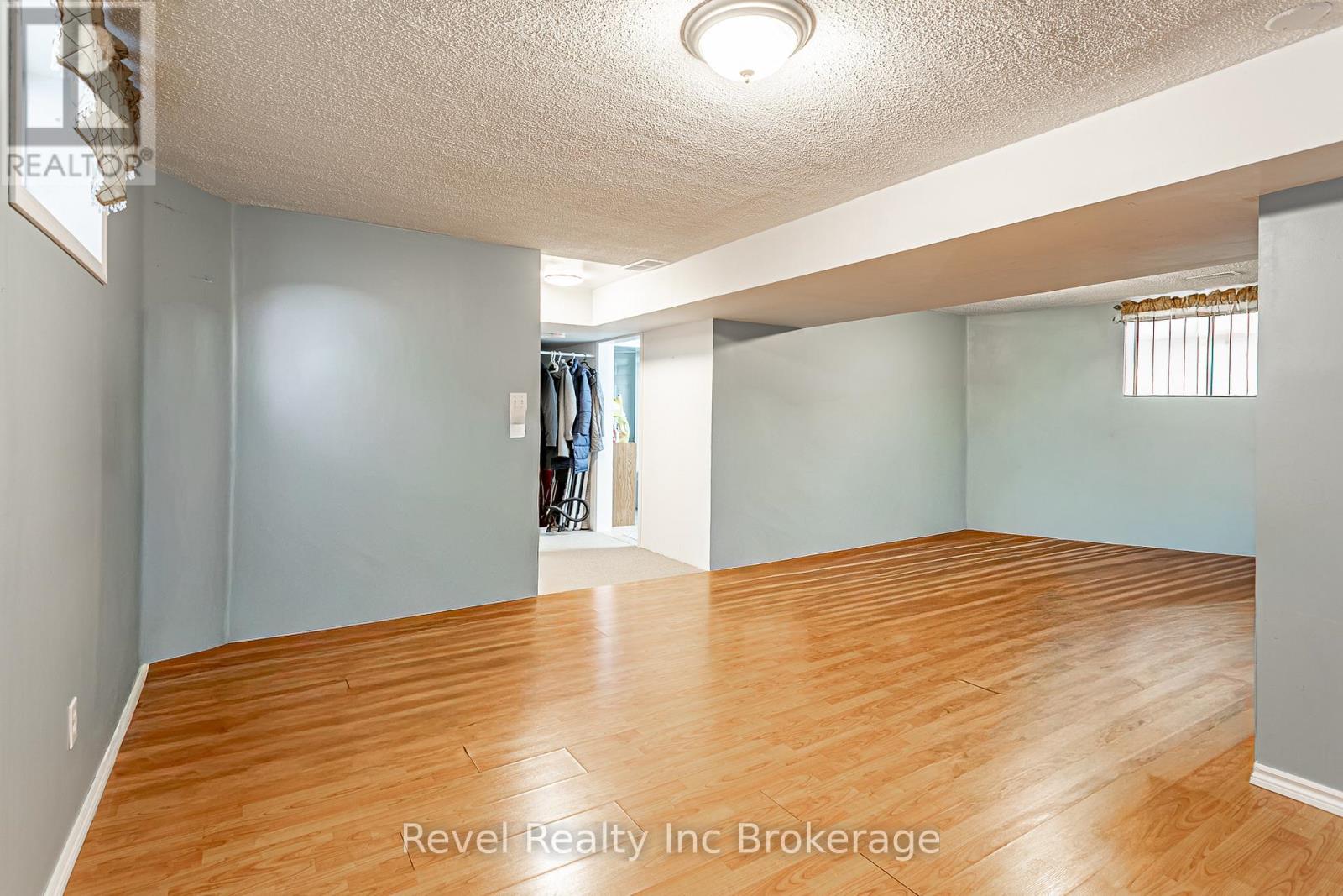 557 Sales Drive, Woodstock (Woodstock - South), Ontario  N4S 9A1 - Photo 21 - X12839428