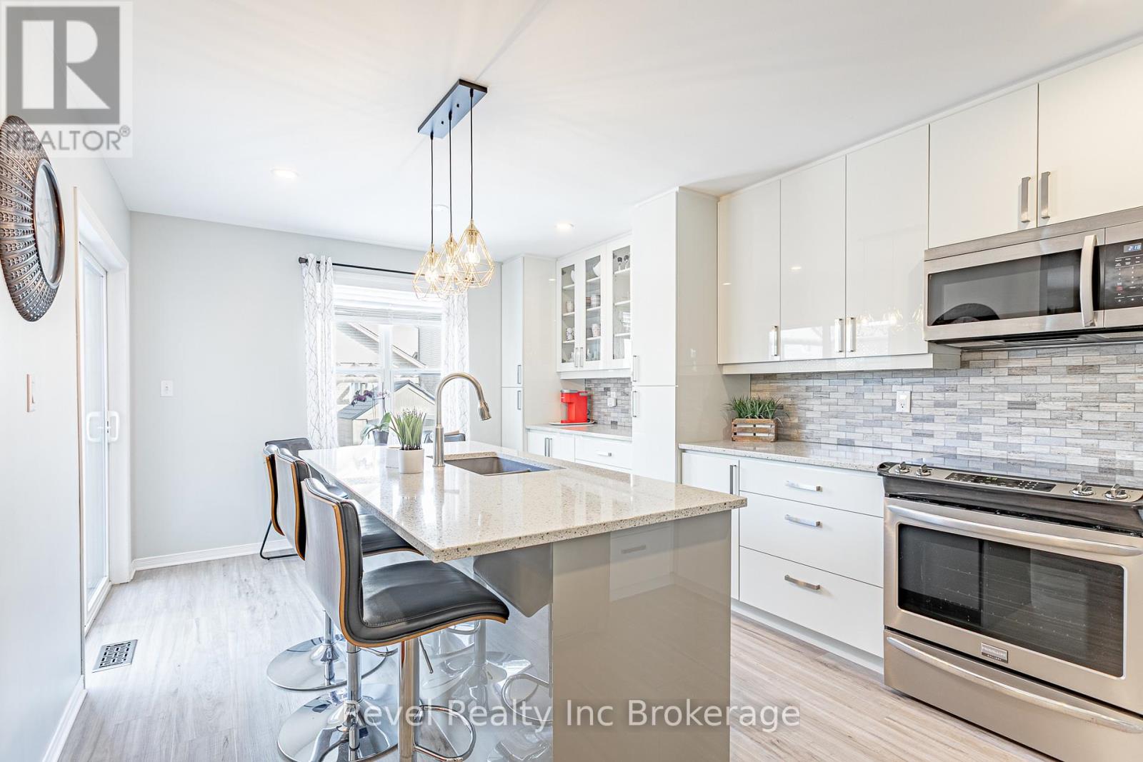 557 Sales Drive, Woodstock (Woodstock - South), Ontario  N4S 9A1 - Photo 7 - X12839428