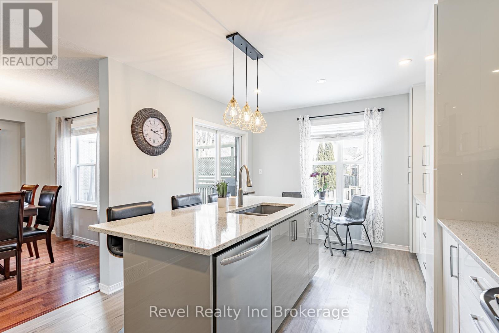 557 Sales Drive, Woodstock (Woodstock - South), Ontario  N4S 9A1 - Photo 8 - X12839428