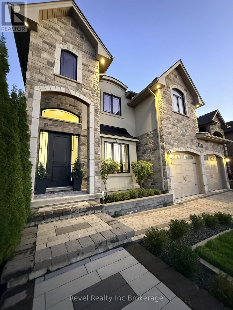 336 Munnoch Boulevard, Woodstock (Woodstock - North), Ontario  N4T 0H6 - Photo 5 - X12840592