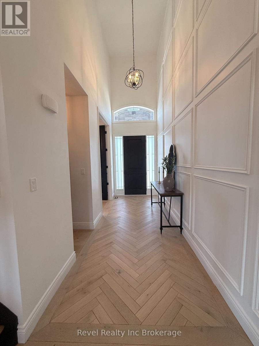 336 Munnoch Boulevard, Woodstock (Woodstock - North), Ontario  N4T 0H6 - Photo 9 - X12840592