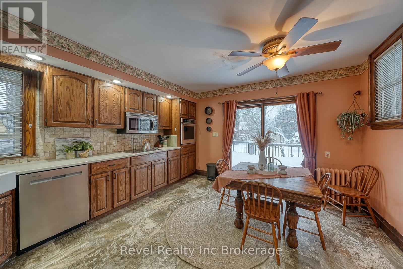 140 Vansittart Avenue, Woodstock (Woodstock - North), Ontario  N4S 6E6 - Photo 11 - X12841034