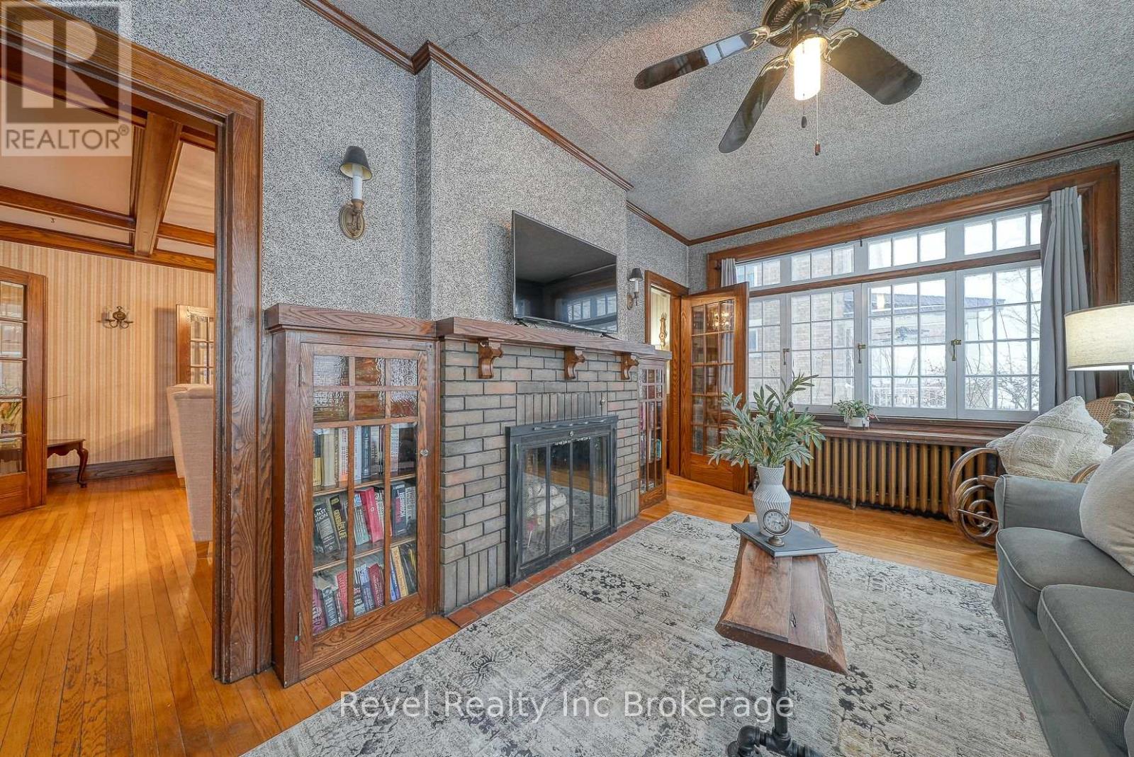 140 Vansittart Avenue, Woodstock (Woodstock - North), Ontario  N4S 6E6 - Photo 17 - X12841034